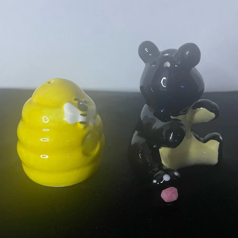 Salt & Pepper Set - Black Bear Yellow Beehive 2-Piece NEW NIB